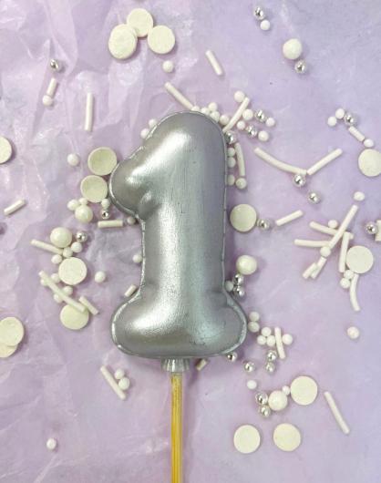 Фигурка из шоколадной глазури 