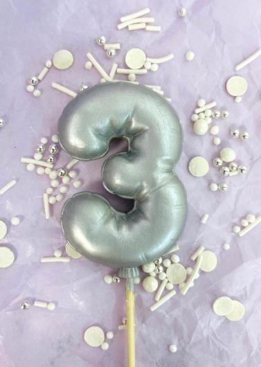 Фигурка из шоколадной глазури 