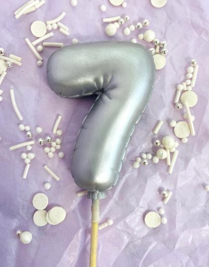 Фигурка из шоколадной глазури 